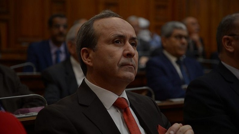 أول تصريح لحسبلاوي حول قضية الأطباء المقيمين