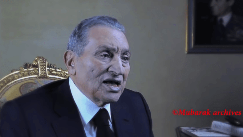 حسني مبارك يتحدث عبر الإنترنت