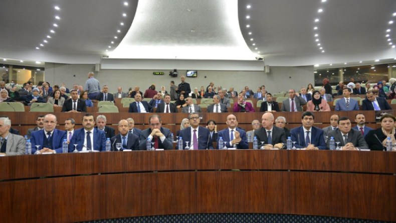 في العلاقة بين النّائب والوزير!