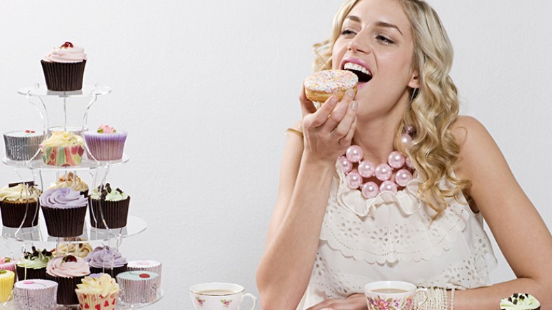 لا تحرمي نفسك أمام مغريات الحلويات