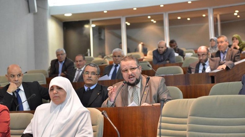 حمس تبرر امتناعها عن التصويت على قانون المالية التكميلي