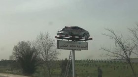 Un véhicule accidenté suspendu sur l’autoroute d’Alger