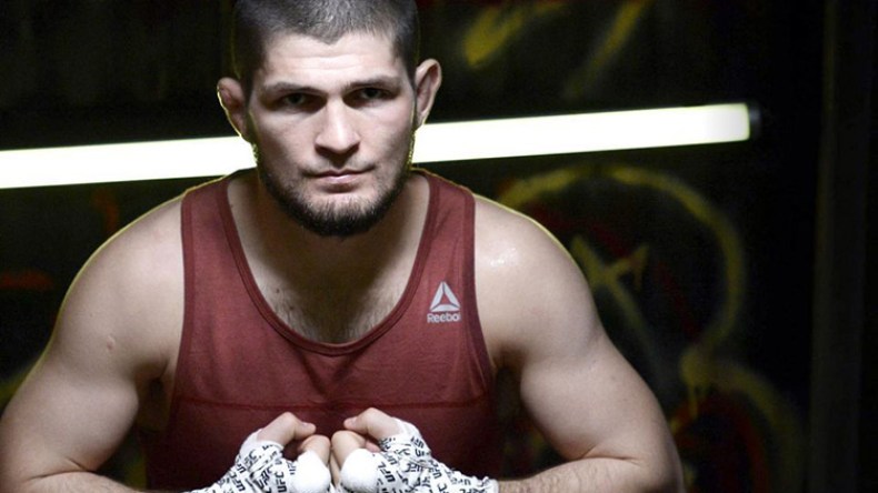 الملاكم خبيب يحافظ على لقبه بفوزه بـ”الضربة” القاضية