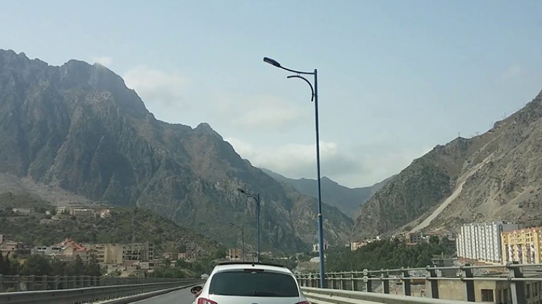 فتح أول مقطع من طريق منعرجات خراطة هذا الأحد