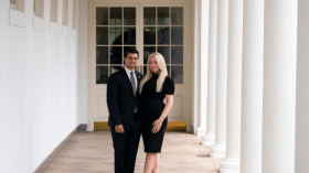 ابنة ترامب أعلنت خطوبتها قبل ساعات من مغادرة البيت الأبيض!