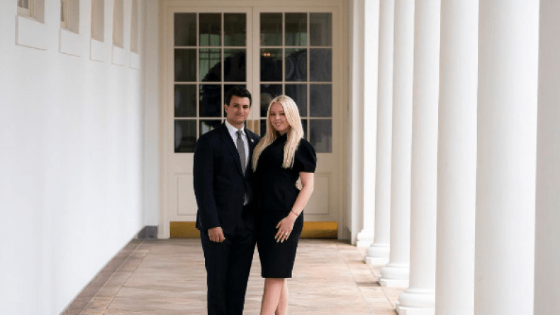 ابنة ترامب أعلنت خطوبتها قبل ساعات من مغادرة البيت الأبيض!