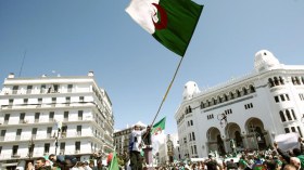 خلاطون دائما!