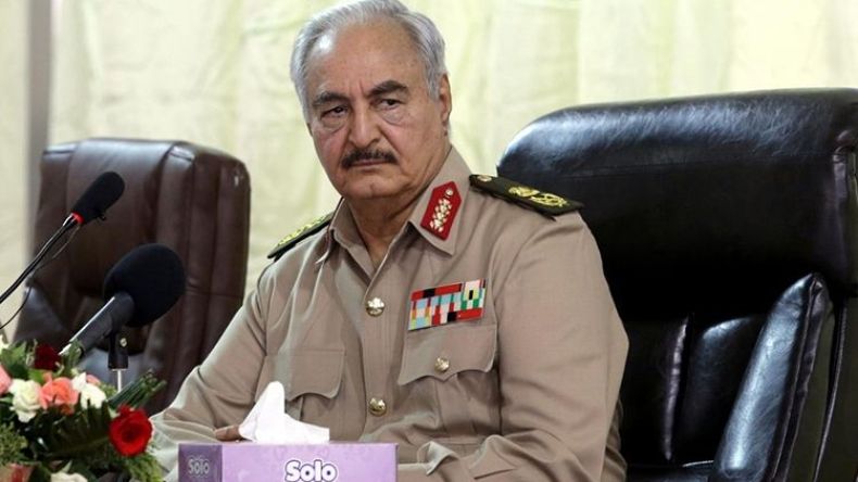 نجل حفتر نقل مبالغ كبيرة من مصرف بنغازي