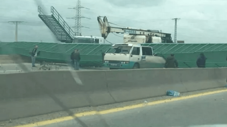 قتيلان في سقوط جسر بالطريق السيار في خميس الخشنة