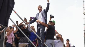 اعترافات أوروبية بغوايدو رئيساً مؤقتاً لفنزويلا