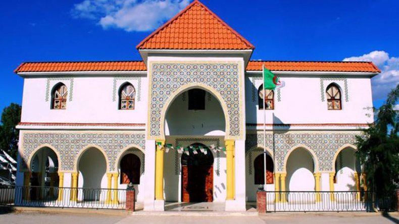 تكريم 104 متفوق في الامتحانات الرسمية بالمسيلة