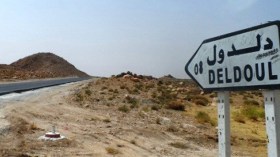 سكان قصر الحدبان يعبّدون طريق المقبرة في بلدية دلدول بأدرار