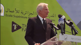 دوفيلبان: يجب مصالحة الجزائريين مع الحركى