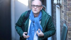 شاهد.. لحظة فرار مستشار رئيس وزراء بريطانيا