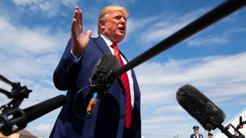 ترامب يصف التحقيق الرامي لعزله بـ”الانقلاب”