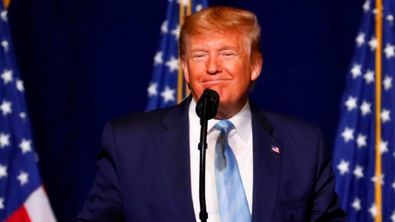 ترامب يهدد بعقوبات قاسية على العراق