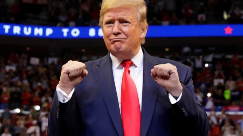 “الشيوخ الأمريكي” يرفض استدعاء الشهود بمحاكمة ترامب