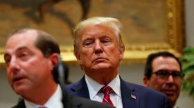 ترامب يعفو عن ضباط متهمين بجرائم حرب