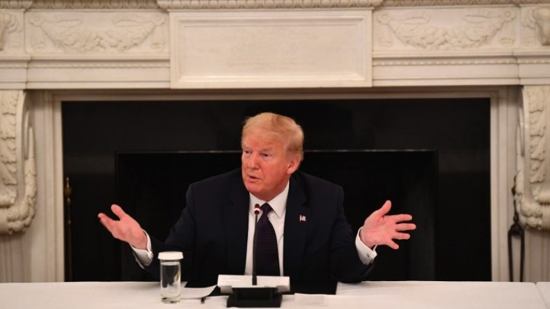 ترامب يعلن تناوله عقار الملاريا ويثير الجدل