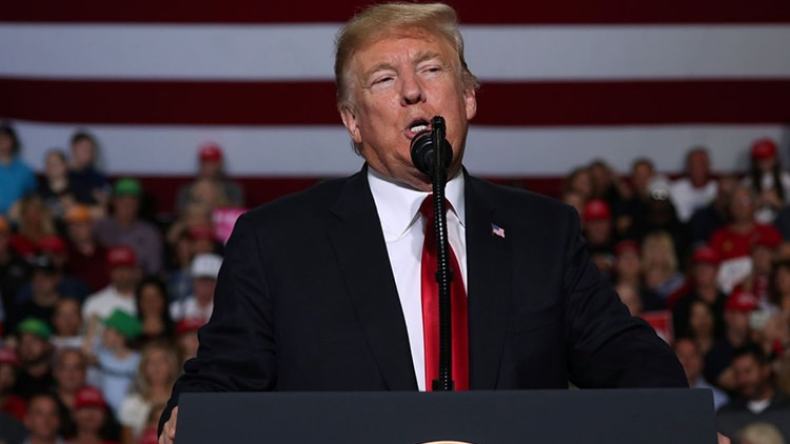 بهلوانٌ في سيرك سياسي