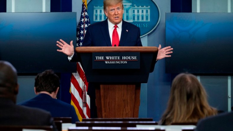 ترامب يدعو لتطبيق قواعد التباعد الاجتماعي في رمضان