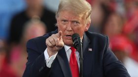 تويتر تغلق حساب ترامب بشكل دائم