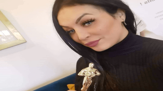 ديفا ربيكا.. يصفونها بـ “النذلة” ويتابعونها بالملايين!