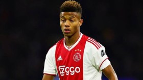 نجم برازيلي لخلافة محمد صلاح في ليفربول؟