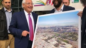 السفير الأمريكي يغضب الفلسطينيين مجدداً