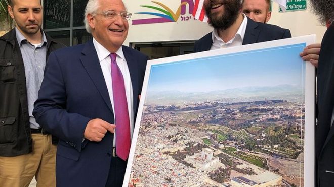 السفير الأمريكي يغضب الفلسطينيين مجدداً