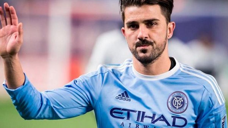 دافيد فيا يعلن اعتزاله لعب كرة القدم