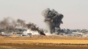 قوات النظام السوري تنتشر قرب الحدود التركية