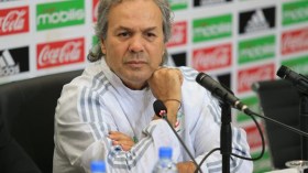 ماجر: كان على مبولحي وفيغولي الحضور !