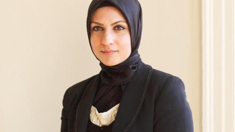 تعرف على أول قاضية محجبة في بريطانيا