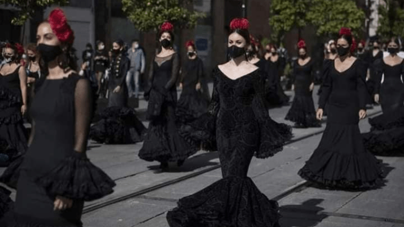 احتجاج راقصات الفلامينكو الإسبانيات بسبب توقف نشاطهن!