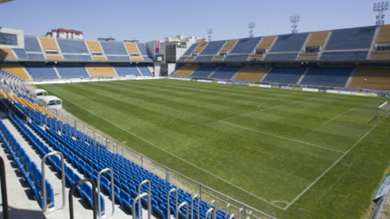 ملعب ودّية الجزائر والسعودية