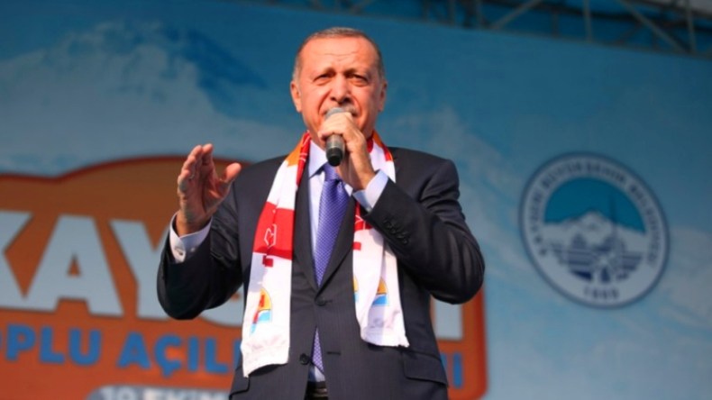 أردوغان يرفع شكوى جنائية ضد مجلة فرنسية