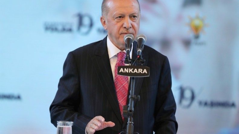 أردوغان يحذر اليونان وفرنسا من “ثمن باهظ”