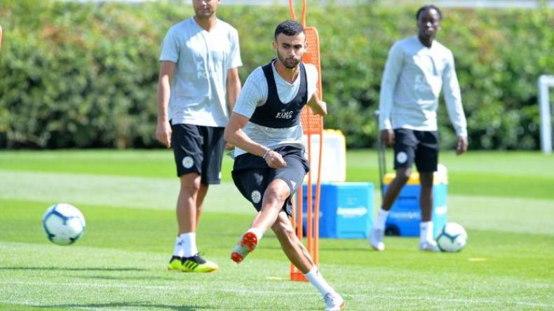 نادي بشكتاش التركي يفاوض لاعبين لتعويض غزال