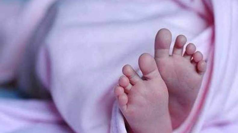 عائلة “بارور” تبحث عن ابنتها وتشتبه في تسليمها لأخرى