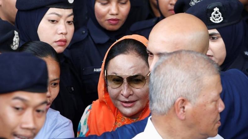 اتهام زوجة رئيس الوزراء السابق بغسل الأموال