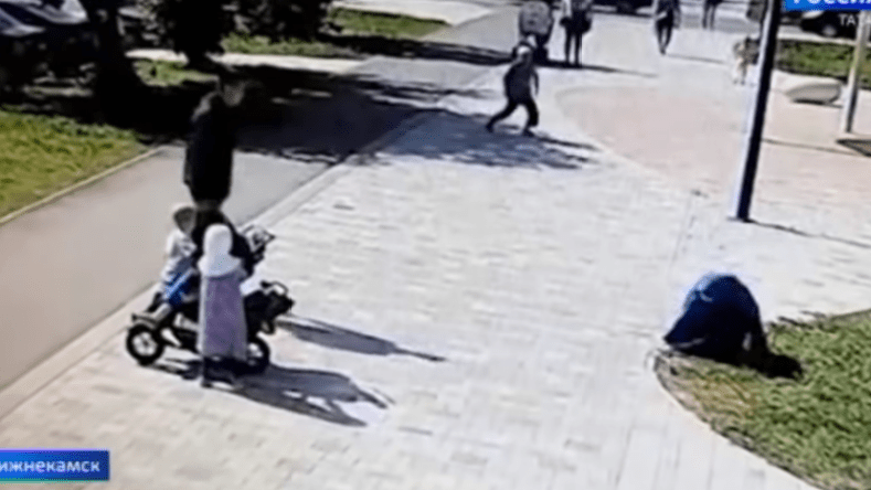 اعتداء مروع على مسلمة في روسيا (فيديو)