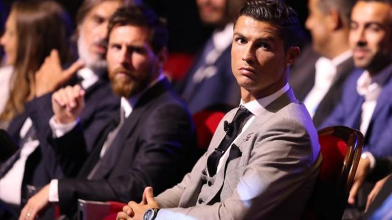 ميسي يضع رونالدو في موقف محرج