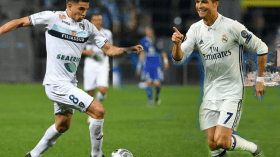 بوقرة يشبّه فرحات برونالدو!