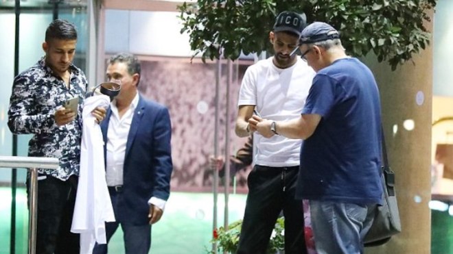 هذا ما فعله محرز بعد إمضاء عقد الصفقة الجديدة