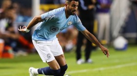 أليسون بيكر ورياض محرز يتصدران الصفقات الأغلى في الدوري الإنجليزي