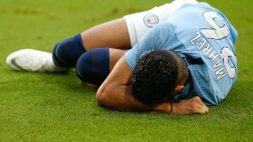 محرز يتعرض لإصابة في الكاحل وقد يضيع بداية الموسم مع مانشستر سيتي