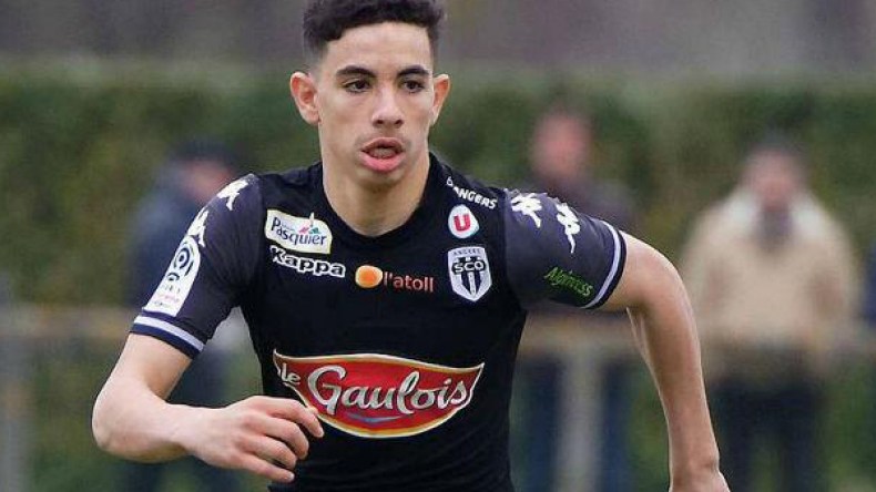 موناكو يفتح باب المفاوضات مع الجزائري آيت نوري