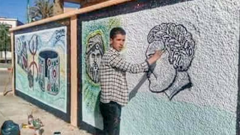 خذري لـ”الشروق”: حبي للفن التشكيلي جعلني أرسم الأوراس في لوحات لتوثيق تقاليد الأجداد