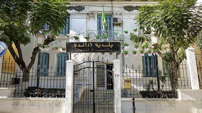 7 موظفين ببلدية زرالدة تلاعبوا بقرارات الاستفادة من سكنات